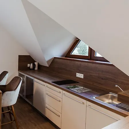 Silvia * 斯祖贝莱克