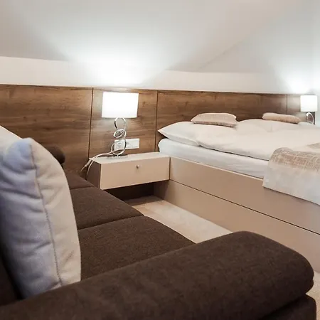 Silvia 斯祖贝莱克